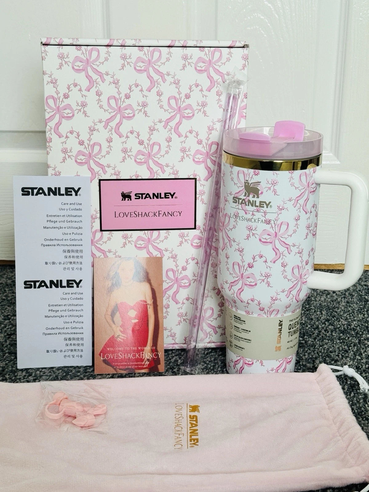 Stanley x LoveShackFancy Quencher 40 oz / 1.18L – Pink Floral Gift Set
